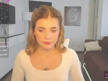 webcam girl adri_dream live cam image #7100435