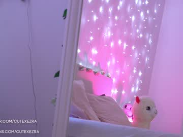 webcam girl ezra live cam image #2559864