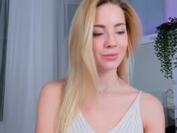 webcam girl emmi_rosee live cam image #1341116
