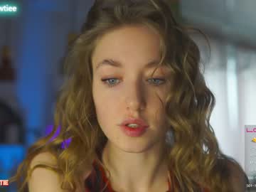 webcam girl _taylor_swift live cam image #4044958