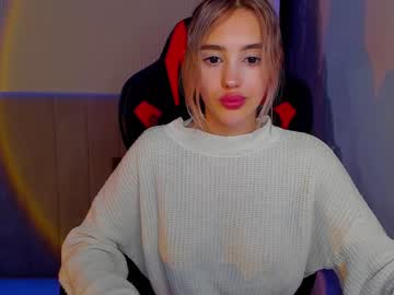 webcam girl angella_kleee live cam image #2998836