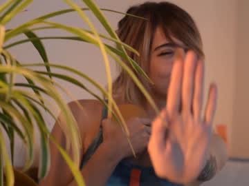 webcam girl lizmreow live cam image #2300819