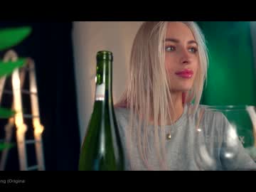 webcam girl artmosphera live cam image #2315455