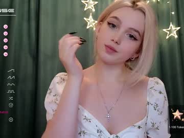 webcam girl small_blondee live cam image #4995473