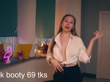 webcam girl aleksa_cutie live cam image #1304678