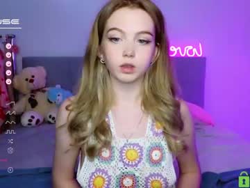 webcam girl small_blondee live cam image #4732252