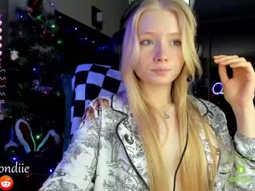 webcam girl bestblondiiecb live cam image #3475388