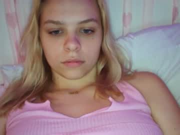 webcam girl cindyloulou1 live cam image #3978449