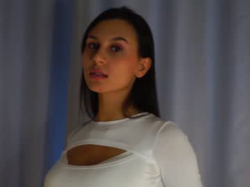 webcam girl cassandra_diaz live cam image #6130892