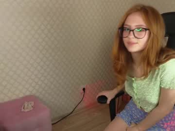 webcam girl plastic_beach live cam image #5670061