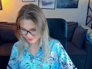 webcam girl lisa_roses live cam image #3385765