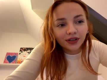 webcam girl scarletfox77_ live cam image #7062672