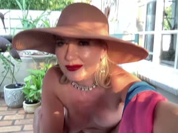webcam girl gl1tter_barbie live cam image #1379138