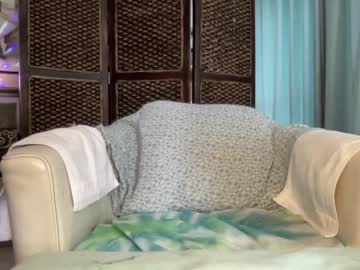 webcam girl gl1tter_barbie live cam image #3079490