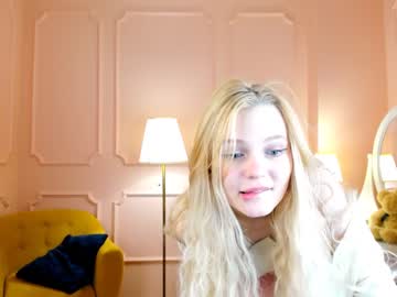 webcam girl alien_kitty_ellie live cam image #2455767