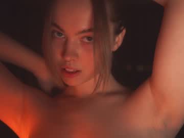webcam girl bibi_it_is live cam image #5110399