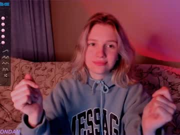 webcam girl melondama live cam image #3275956