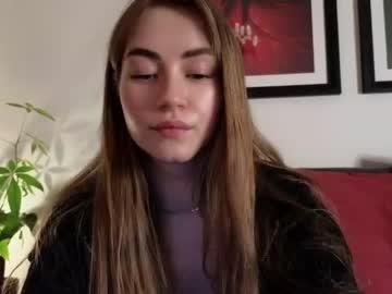 webcam girl strawberryjamx live cam image #5679545