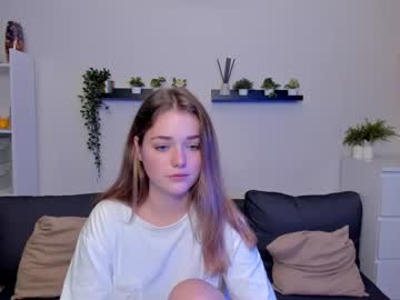 webcam girl caitlin_bell live cam image #149650