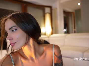 webcam girl therealbonnieclydex live cam image #4955447