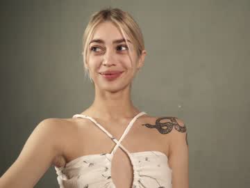 webcam girl cuteelsa_ live cam image #4915460
