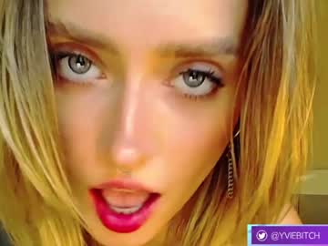 webcam girl _yvie_ live cam image #3351971