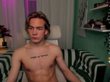 webcam man theo_huyovo live cam image #4820612