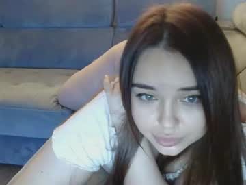 webcam girl innocentxdoll19 live cam image #497364