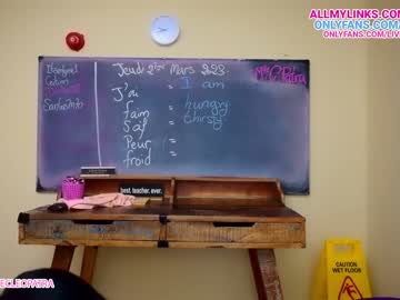 webcam girl livecleo live cam image #3892315