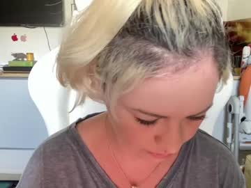 webcam girl kiradivine live cam image #4696560