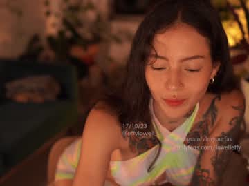 webcam girl effylowell_ live cam image #5538254