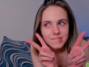 webcam girl melissiasnora live cam image #3273377