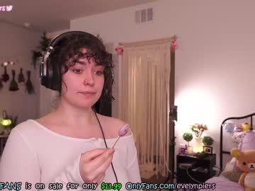 webcam girl evelynpiers live cam image #4171890