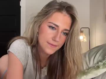 webcam girl anderson_lily live cam image #6108054