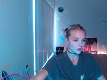 webcam girl petitebrat live cam image #238416
