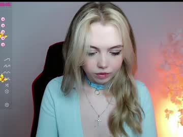 webcam girl small_blondee live cam image #4201821