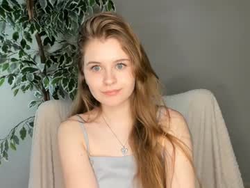 webcam girl linettegrandon live cam image #7085485