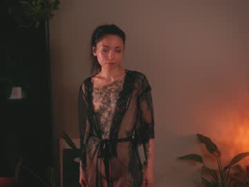 webcam girl ambientink live cam image #2553974