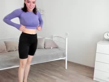 webcam girl vi_vi_an live cam image #4683035