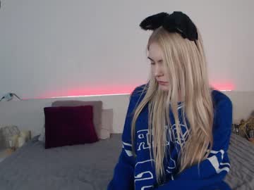 webcam girl chloe_moor live cam image #2770184