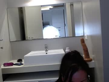webcam girl imoan_uen_suk live cam image #524695