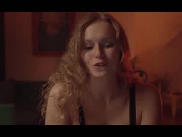webcam girl chillwithkira live cam image #1424251