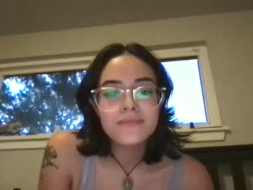 webcam girl alexandriaaaa live cam image #2910343