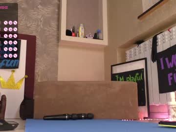 webcam girl queenelia live cam image #5837791