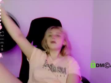 webcam girl shy_blondiee live cam image #3914122