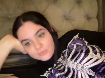 webcam girl gia_is_horny live cam image #3995290