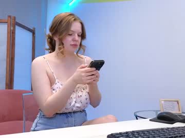 webcam girl lovlybambi live cam image #6637593
