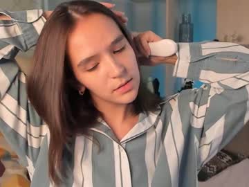 webcam girl catherineandrea live cam image #2635500