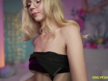 webcam girl babywithpower live cam image #4654839
