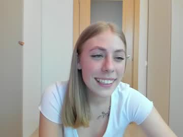 webcam girl _strawbeerry_ live cam image #4390767